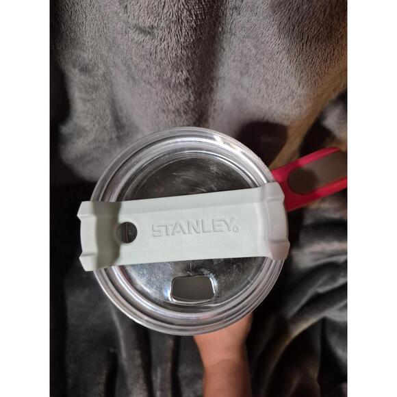 Stanley Fuchia colored mug - Picture 3 of 7